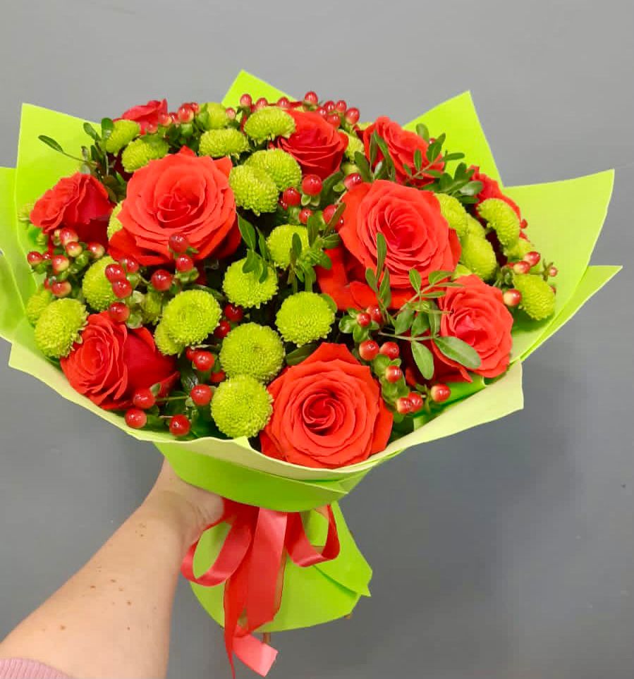 Букет цветов из: Хризантемы и Розы в Суворове