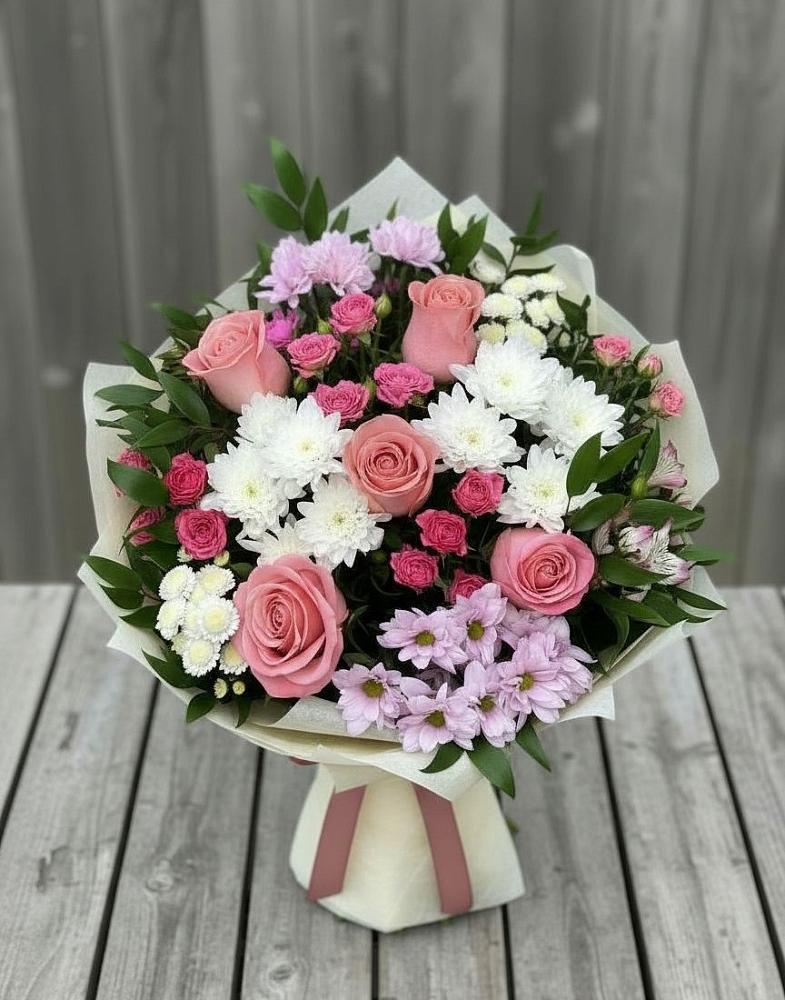 Букет цветов из: Альстромерии, Гвоздики, Розы и Хризантемы в Суворове