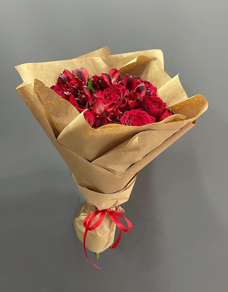 Букет цветов из: Альстромерии и Розы в Суворове