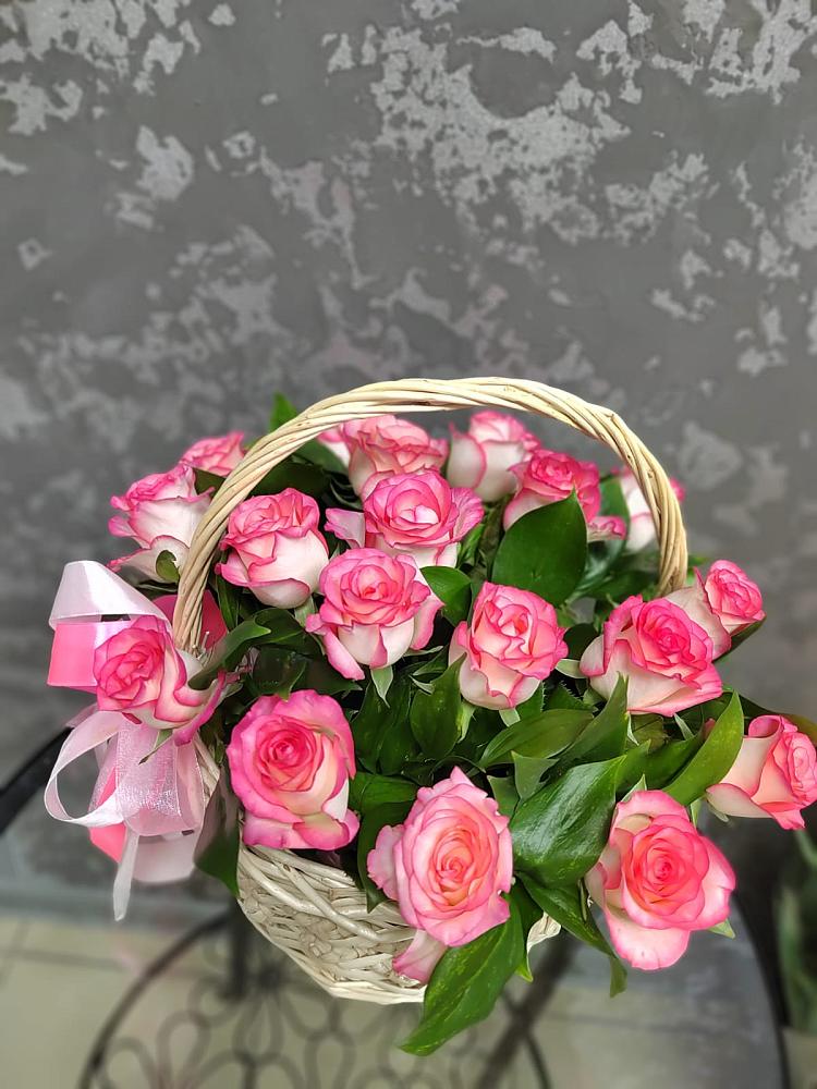 Цветочная композиция из Розы в корзине в Суворове