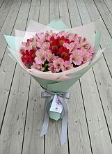 Букет цветов из:  Альстромерии в Суворове