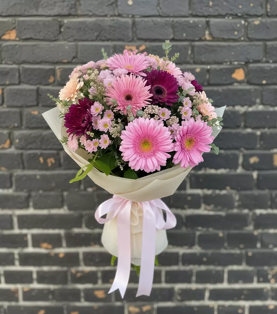 Букет цветов из: Герберы и Хризантемы в Суворове