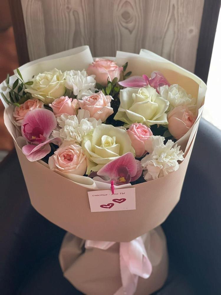 Букет цветов из: Орхидеи, Розы и Гвоздики в Суворове