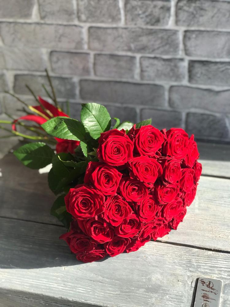 Букет Красные розы Фридом в Суворове