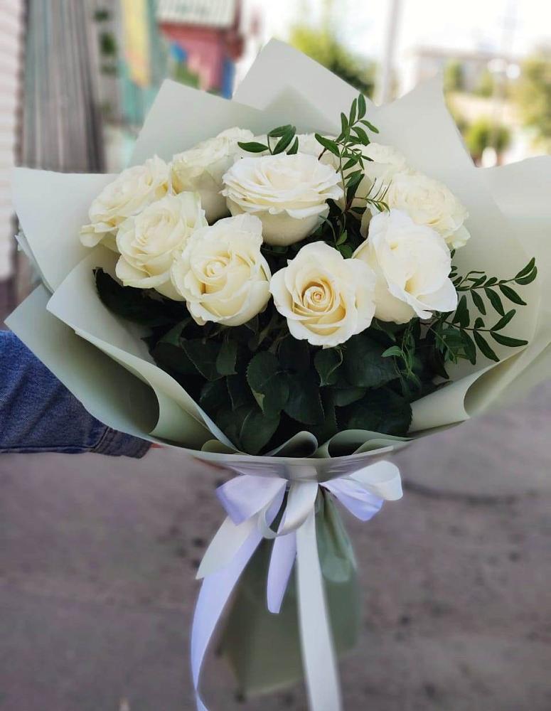 Букет Белые розы Проуд в Суворове