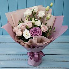 Букет цветов из:  Розы и Лизиантусы в Суворове
