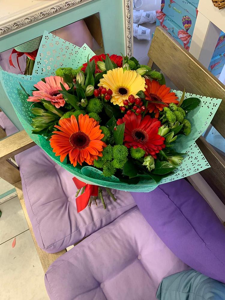 Букет цветов из: Герберы, Хризантемы и Альстромерии в Суворове