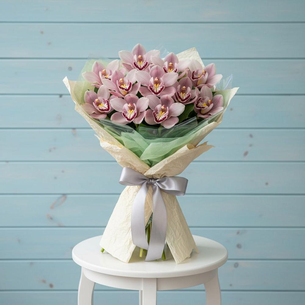 Букет цветов из: Орхидеи и Розы в Суворове