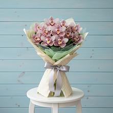 Букет цветов из:  Орхидеи и Розы в Суворове