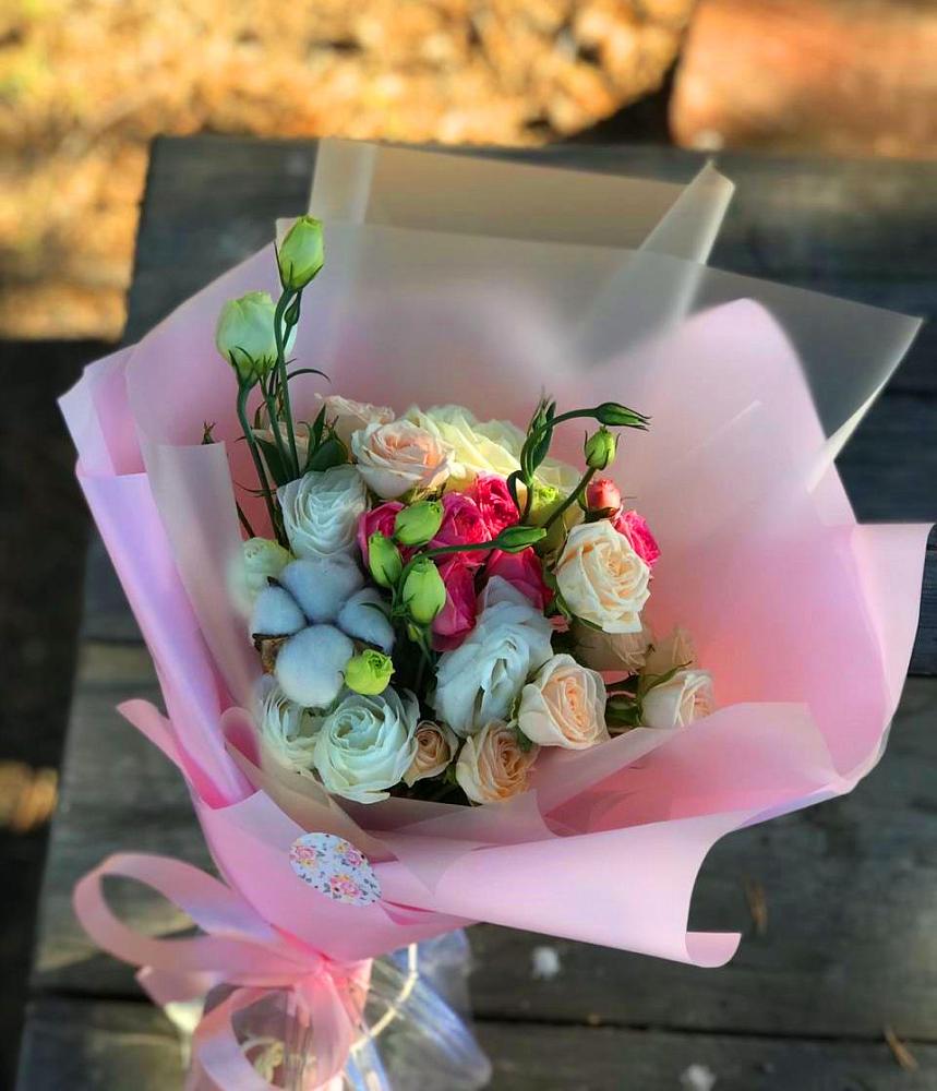 Букет цветов из: Розы и Лизиантусы в Суворове