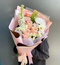 Букет цветов из:  Хризантемы и Розы в Суворове