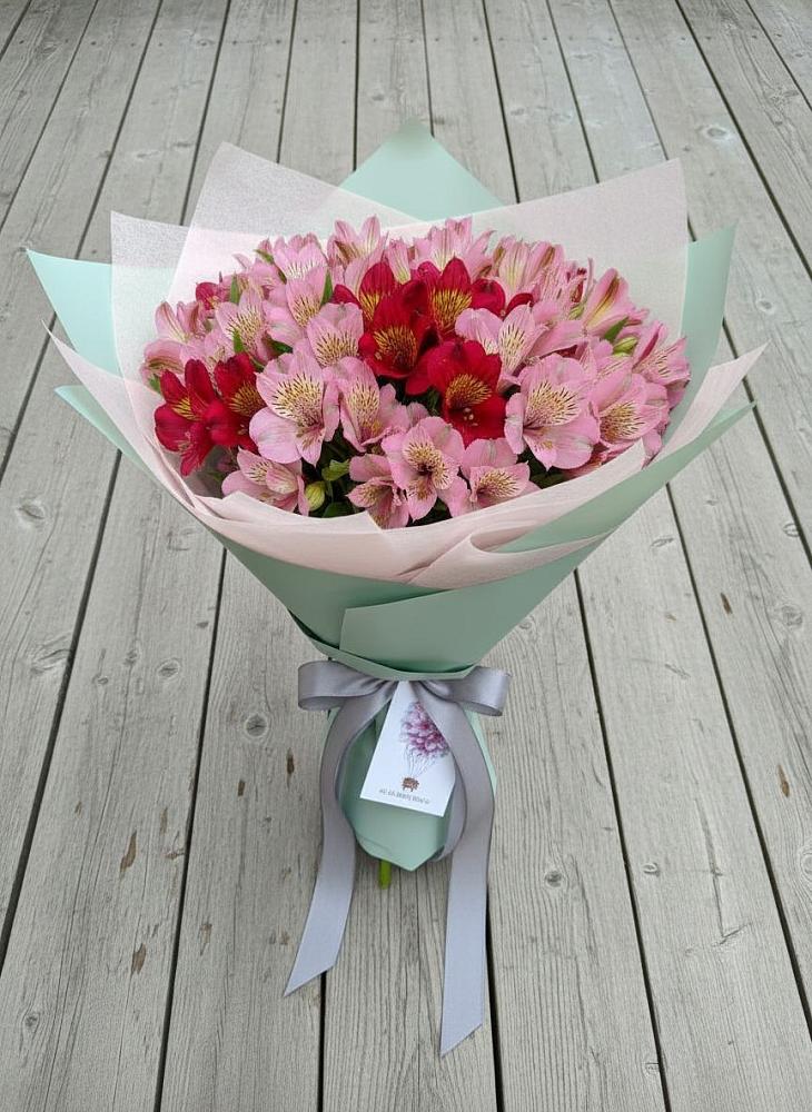Букет цветов из: Альстромерии в Суворове