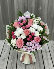 Букет цветов из:  Альстромерии, Гвоздики, Розы и Хризантемы в Суворове