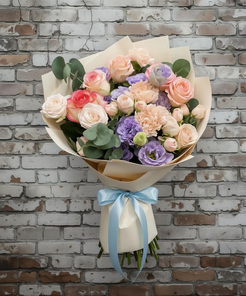 Букет цветов из: Розы, Лизиантусы и Гвоздики в Суворове