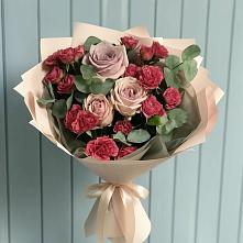 Букет цветов из:  Гвоздики и Розы в Суворове