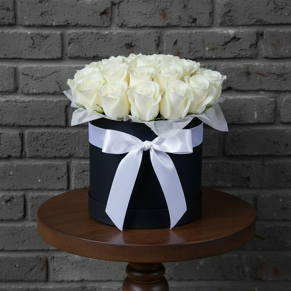 Цветочная композиция из Розы в шляпной коробке в Суворове