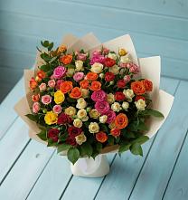 Букет Микс из разноцветных кустовых роз в Суворове